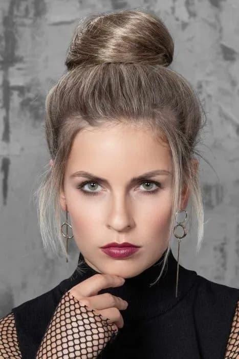 does heather on young and the restless wear a wig? Expert look at hairstyles, wig rumors and on set styling