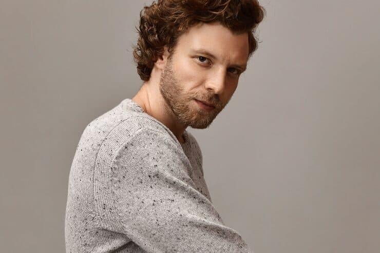 Effortless Style with a half wig Tips to Install, Style and Maintain a Half Wig for a Natural Look