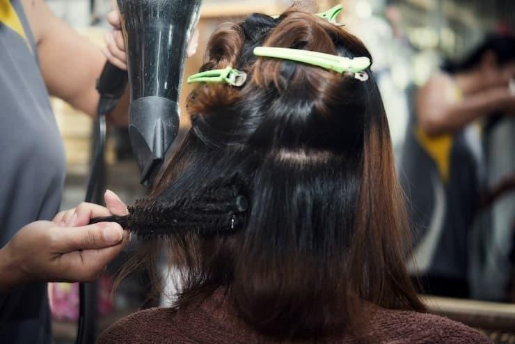 Did Zendaya Wear a Wig in KC Undercover Revealed — On-Set Hairstyle Facts and Photos